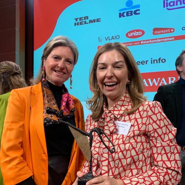 Sandra Gobert en Caroline Van der Perre Womed Award